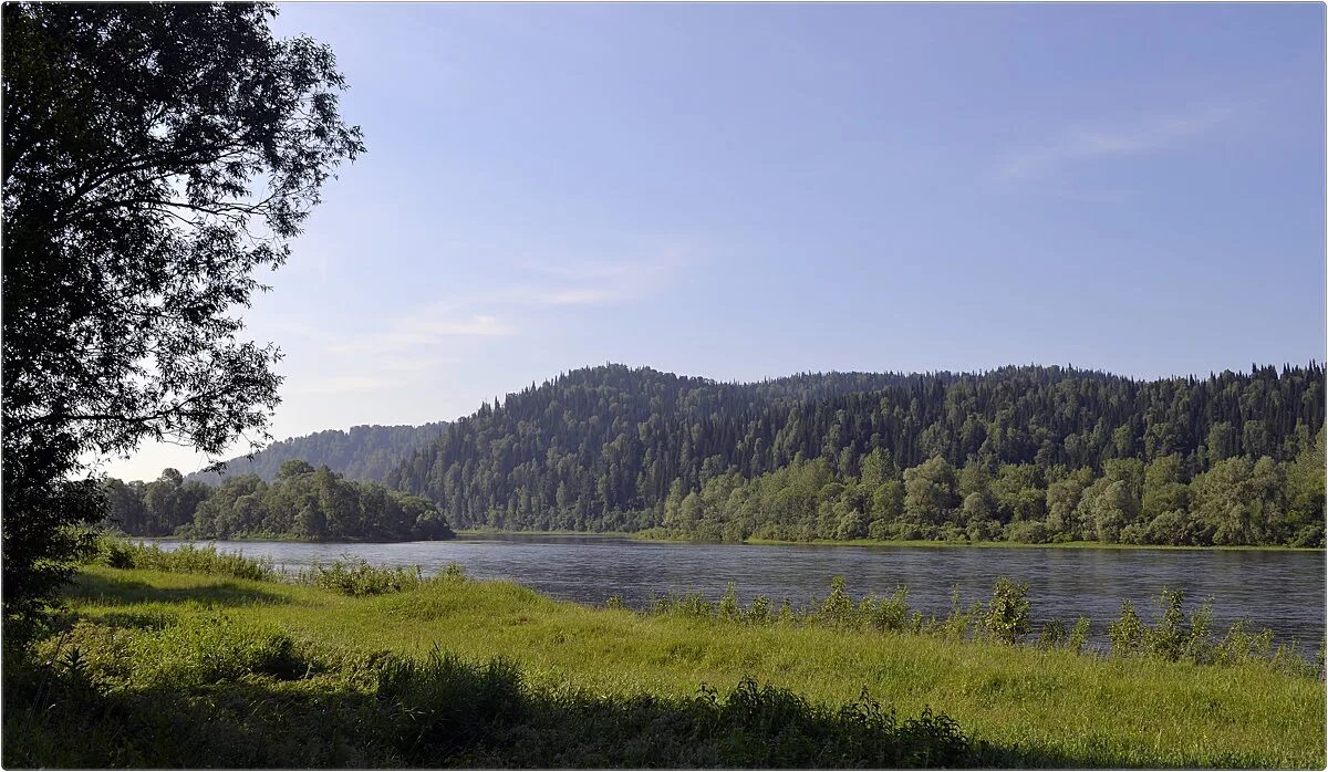 Речка томь междуреченск. Город мыски кемеровской области. Берег реки томь кемерово. Река мрас-су мыски. Природа города мыски.