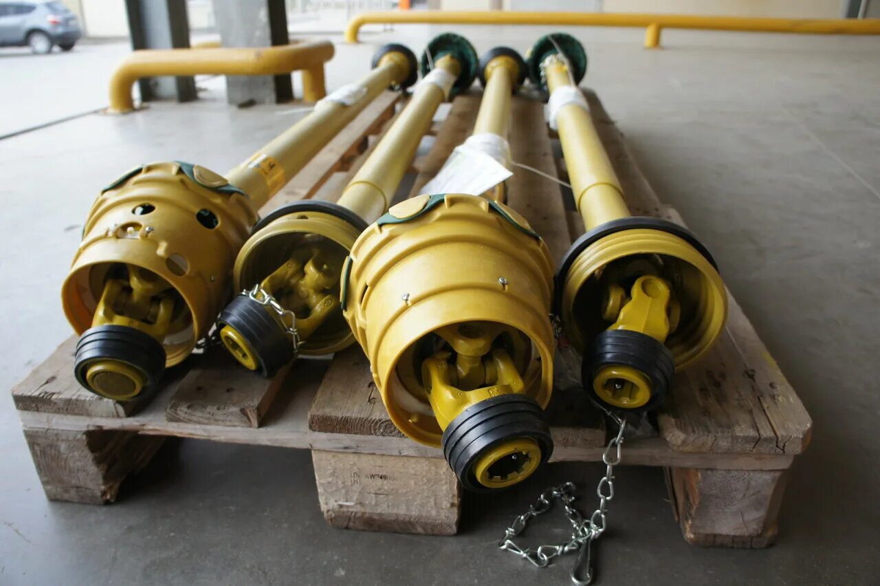 карданный для сельхозтехники. вал карданный с/х машин (к-016, 8шл*30шпонка, l=1300). карданный вал для сельхозтехники под шпонку. карданный вал с крестовиной кука для сельхозтехники. карданный для сельхозтехники.