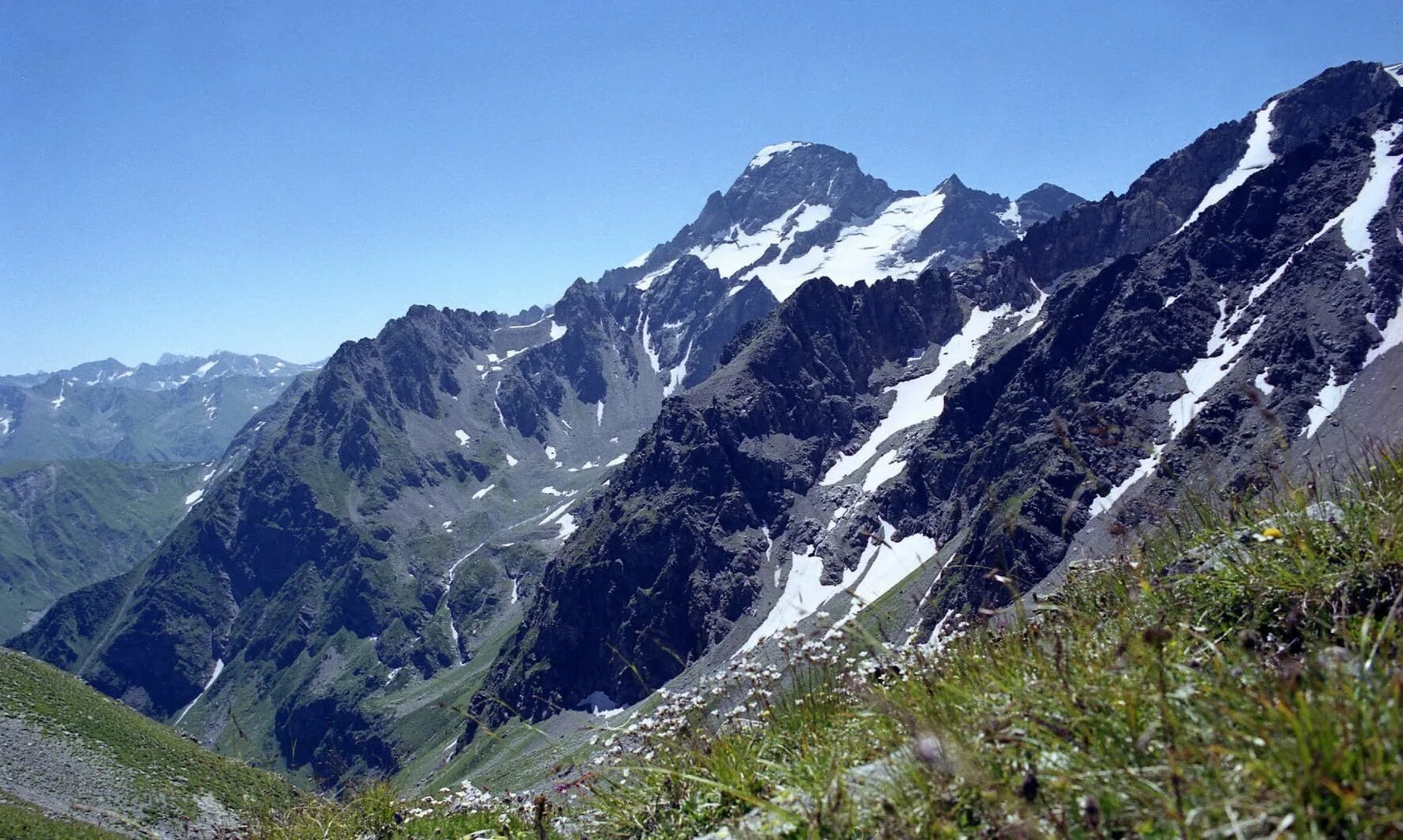 Хурзук карачаево-черкесия. Галанчожское озеро чеченской республики. Карачаево-черкесская республика зеленчукский район чапалы. Перевал озерный архыз. Астрономическая станция тау.