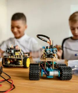 На кружок по робототехнике записались