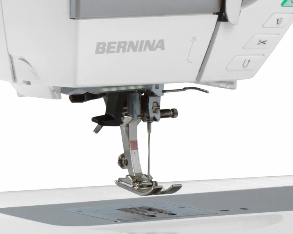 Вышивальная машина Bernina 770qe. Швейная машина Bernina b 790 с вышивальным блоком. Бернина 780 цена с вышивальным модулем. 735с