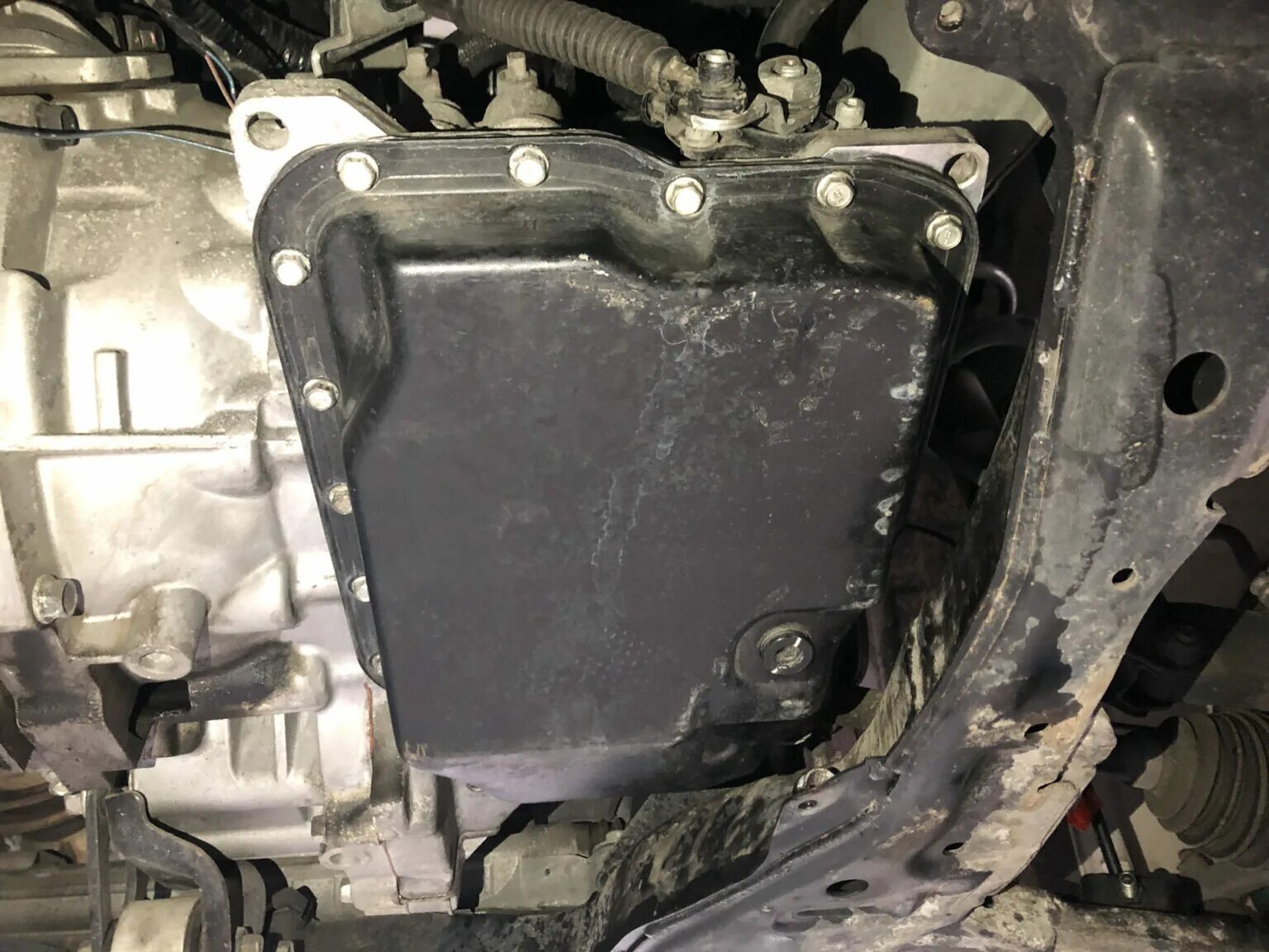 Масло акпп мазда мпв. АКПП Mazda MPV 2.0 2001. Коробка Мазда МПВ 2.5. Mazda MPV 2001 масло в АКПП. Mazda MPV 2000-2001 датчик АКПП.