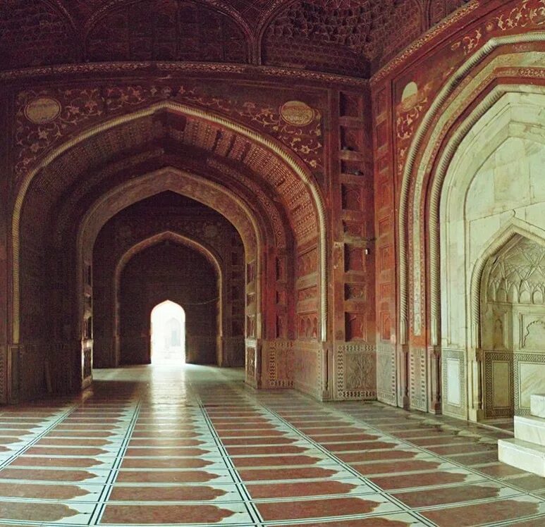 Тадж махал внутри. Композиционный центр мавзолея тадж махал 5. Композиционный центр мавзолея тадж махал 5. Тадж махал стройка. Композиционный центр мавзолея тадж махал 5.