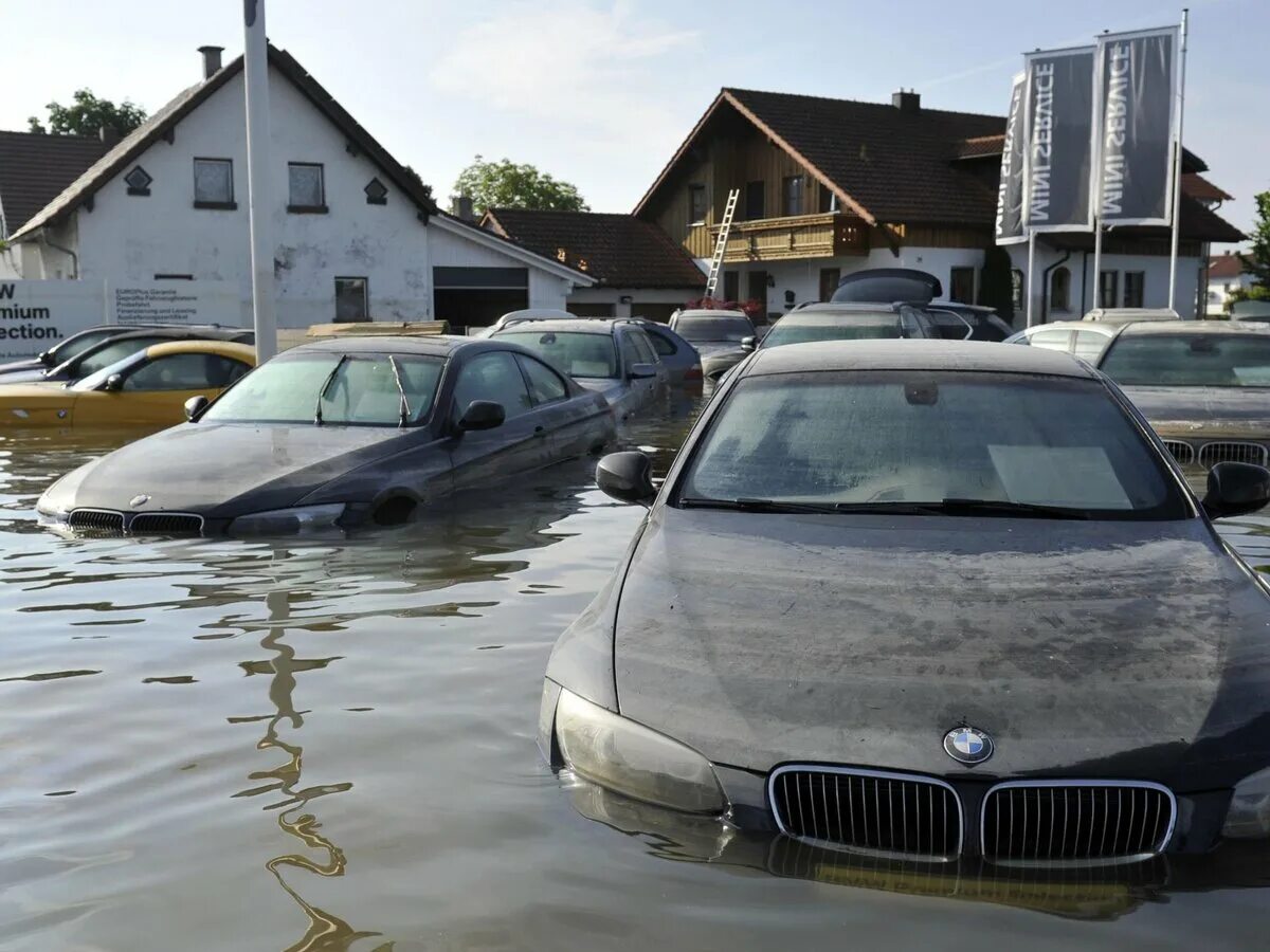 Автомобили после воды