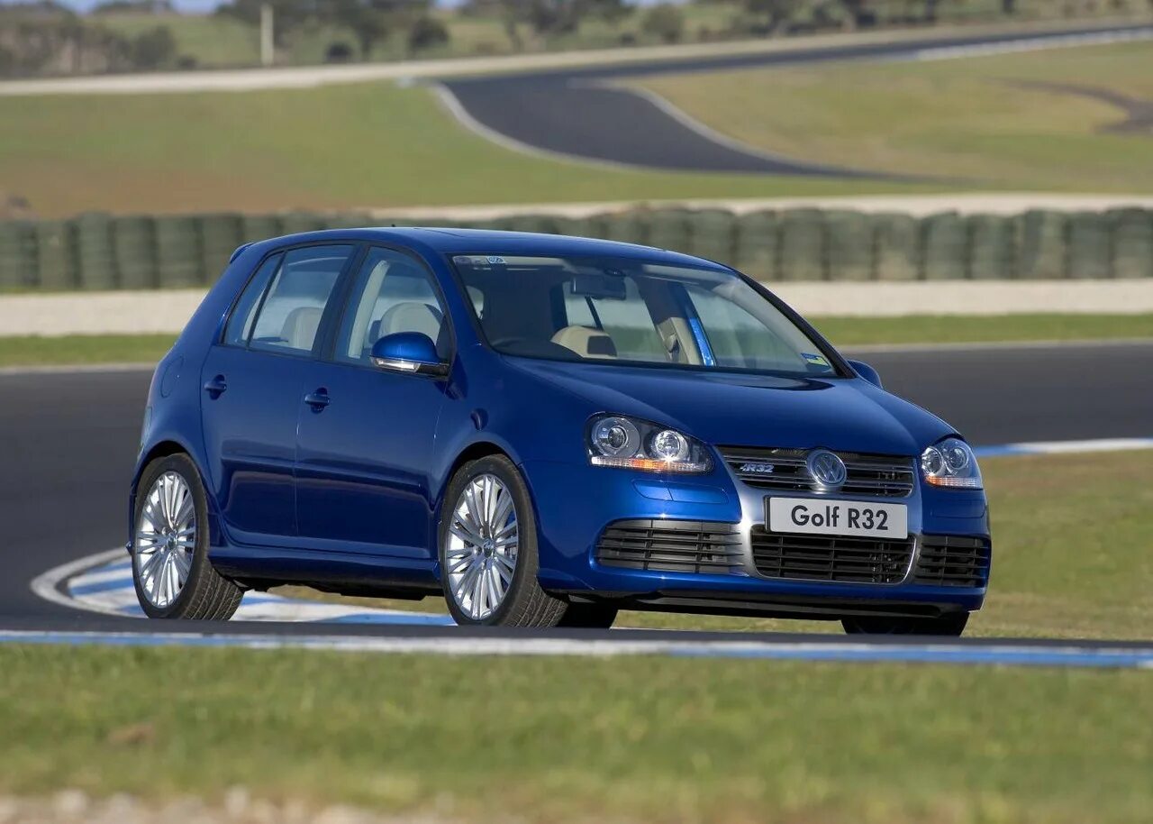 Volkswagen гольф 5. Golf r32. Golf 5 r32. Volkswagen golf r32 tuning. Фольксваген гольф r32.