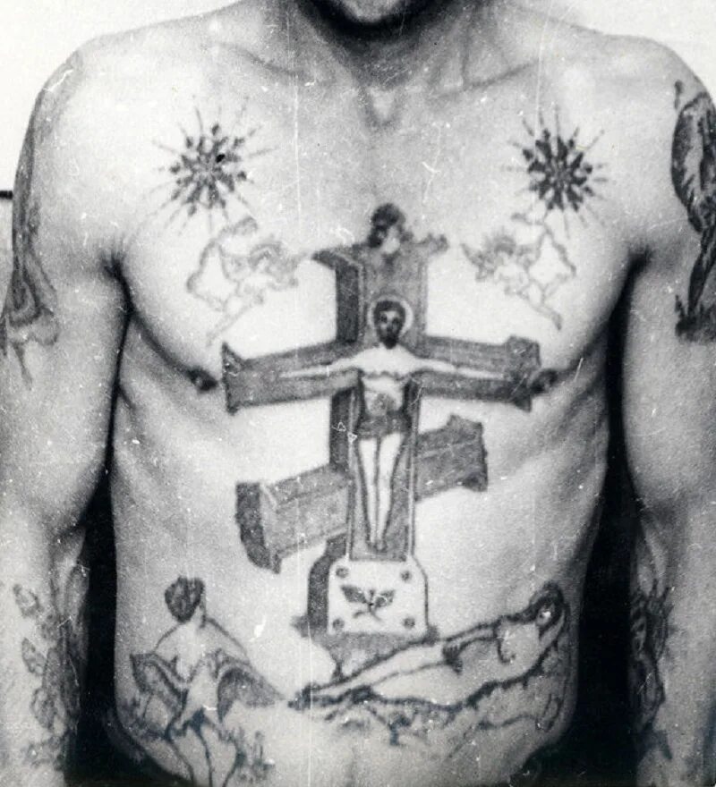 Тату кресты мужские на руке тюремные. Тюремные наколки на груди. Крест тату значение на зоне. Виды крестов и их значение. Блатные татуировки.