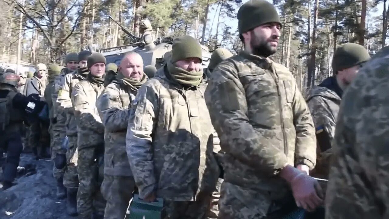 чеченцы в военной форме. чеченцы военные. российские военные в плену в украине. пленные кадыровцы в украине. кадыровцы в плену.