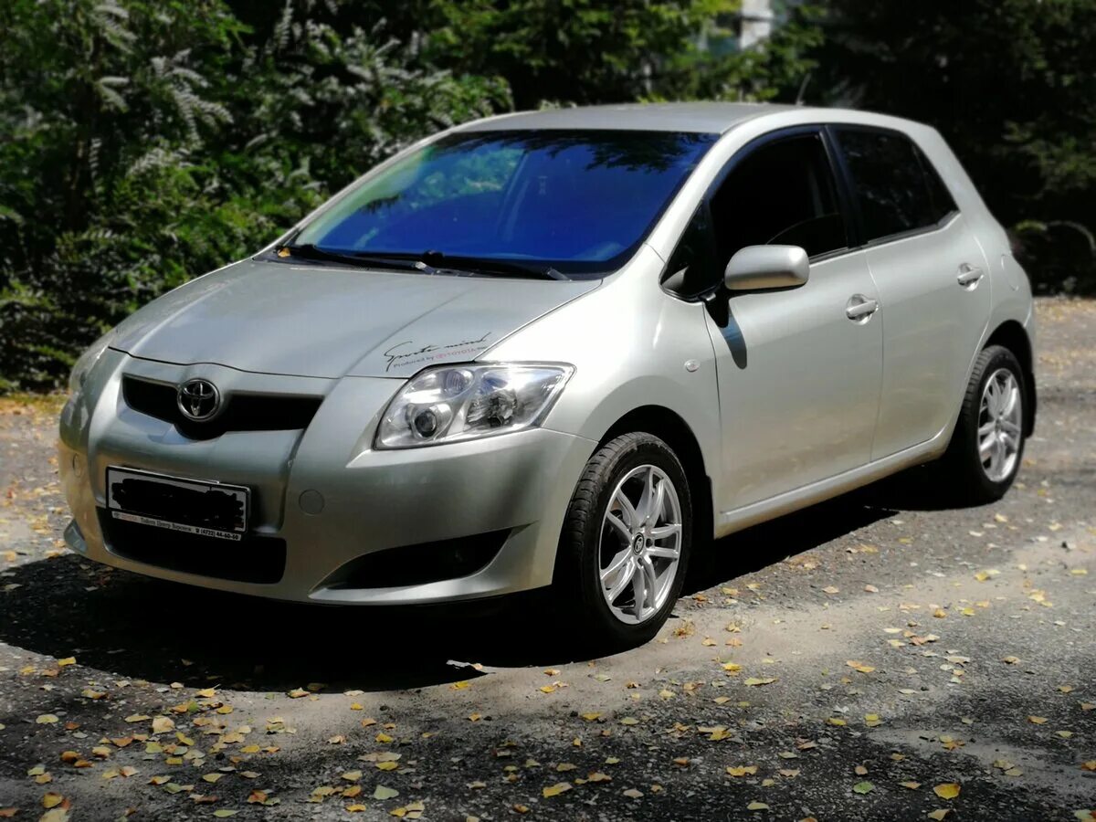 Toyota auris 1.6. Тойота аурис 1.6. Тойота аурис хэтчбек. Тойота аурис серая. Тойота аурис 2008.