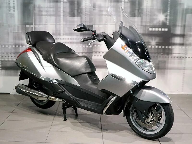 Aprilia Atlantic 500. Atlantic 500 скутер. Скутер Aprilia Atlantic 500. Априлия 500 макси скутер. Скутеры модельный ряд