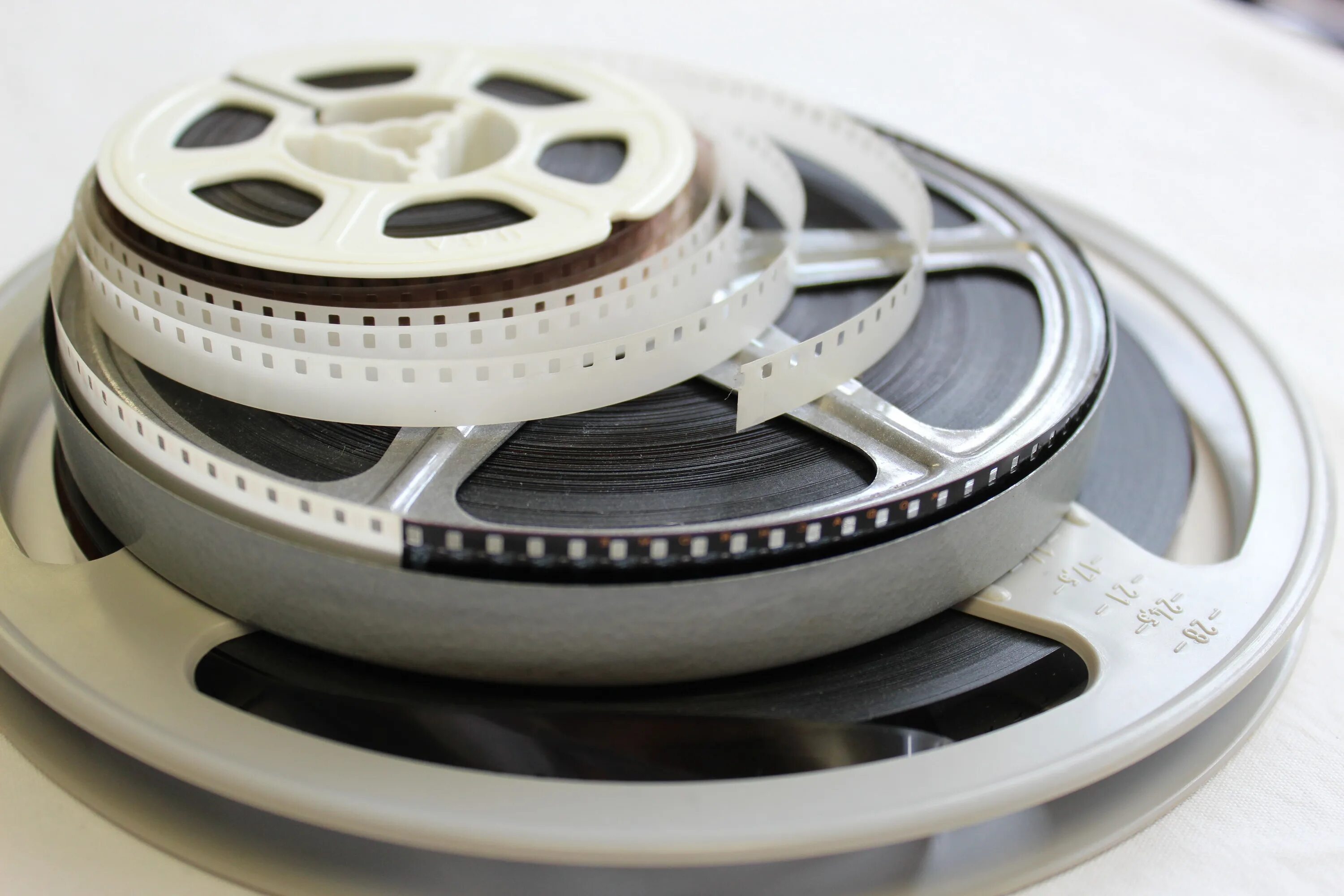 инстаграм убрали reels. открытка кинематограф. съемка reels. видео reels. значок reels.