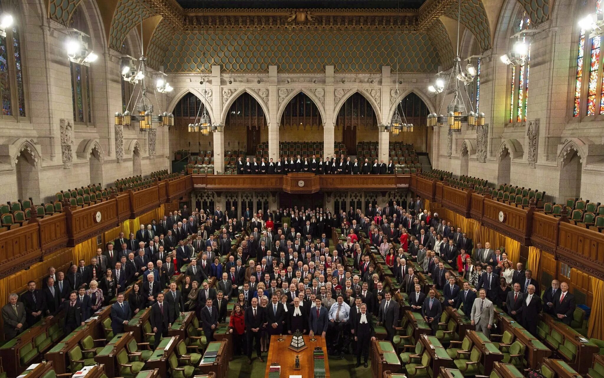 2 the house of commons. House of Commons Canada. Палата общин Великобритании. Парламент Канады. Парламент Канады зал.