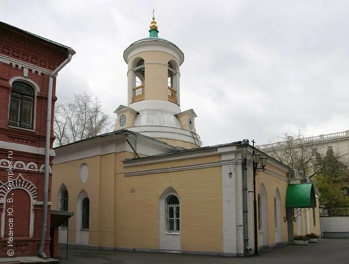 Архангельский пер 15а. Храм в архангельском переулке в москве. Меньшиковская башня в москве. Архангельский переулок. Wthrjdm atljhf cmhfnbkfnf.