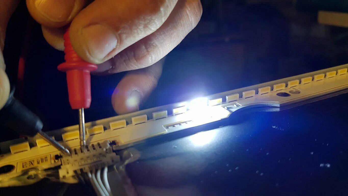 Как проверить лампу телевизора. Планки подсветки Edge led Samsung. (Подсветки ЖК-матрицы телевизора LG. Edge led подсветка Samsung. Le40c550 лампы подсветки.