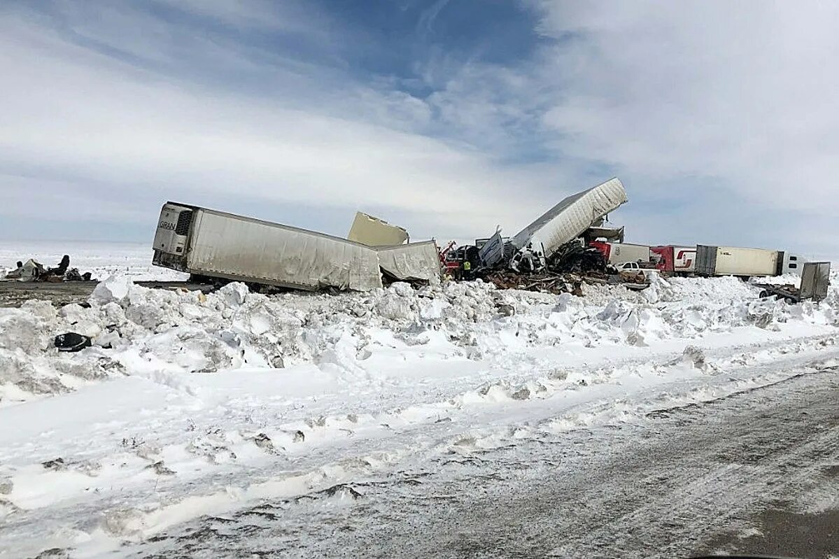 Крупные аварии в мире. Аварии из-за снегопада. Транспортные аварии в США.
