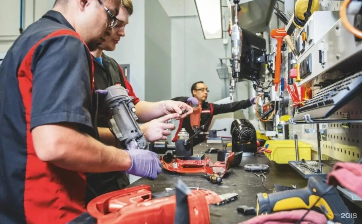 Инженер сервисного центра. Сервисный инструмент stihl. Магазин штиль череповец горького 53. Сервис центр инструмент. Сервисный инструмент stihl.