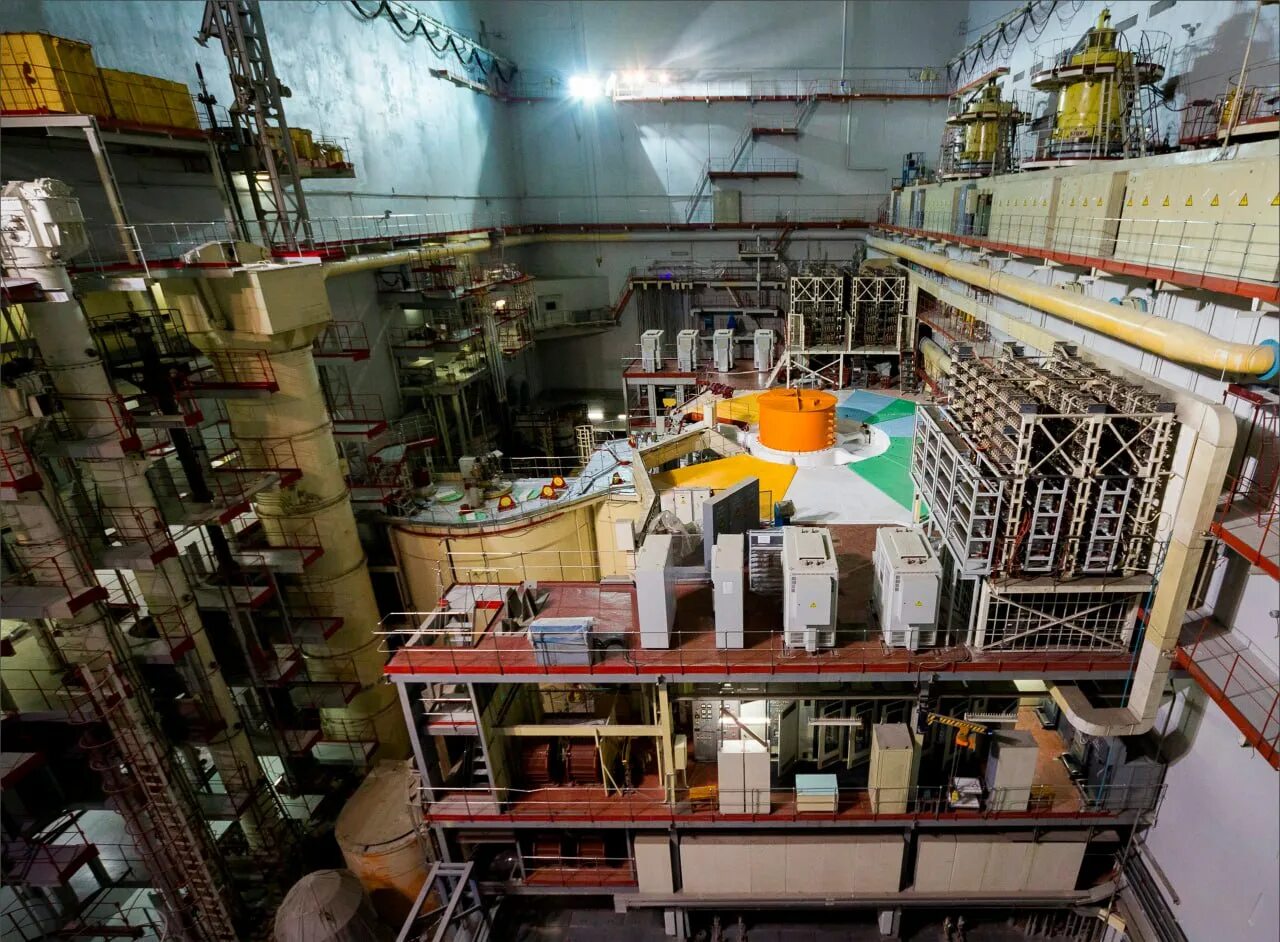 Корпус реактора бн-600. Бн-600 реактор белоярская. Энергоблок белоярской аэс. Реактор 600. Теплообменник бн-600.