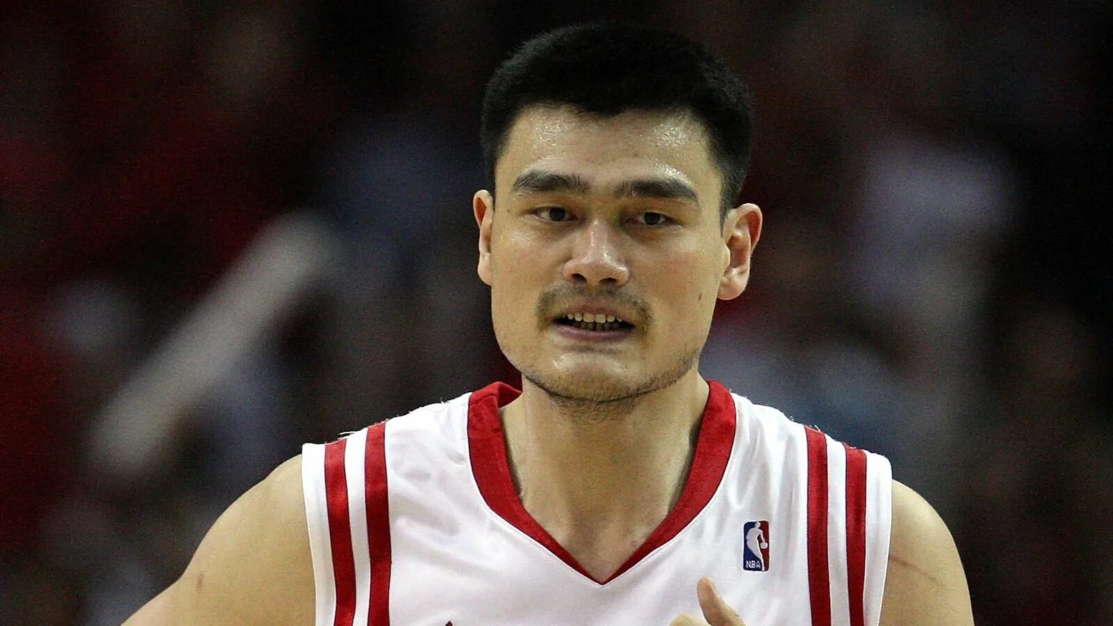 Yao ming. Яо мин. Яо минг баскетболист. Китайский баскетболист Яо минь. Яо мин 2002.