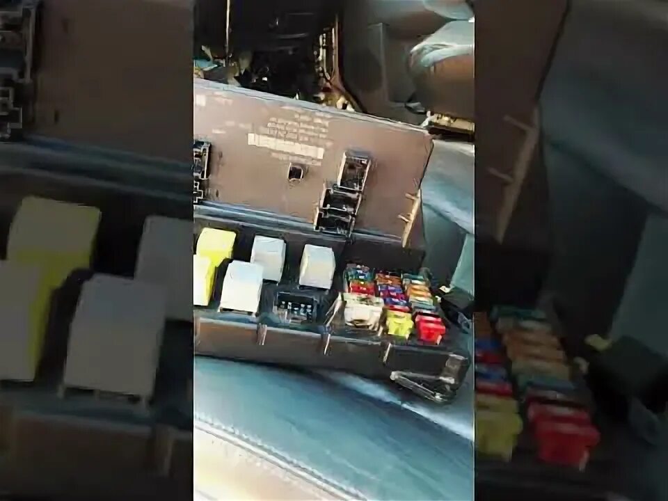 Предохранитель прикуривателя мерседес спринтер 906 Блок предохранителей мерседес спринтер 906 схема предохранителей 90 фото