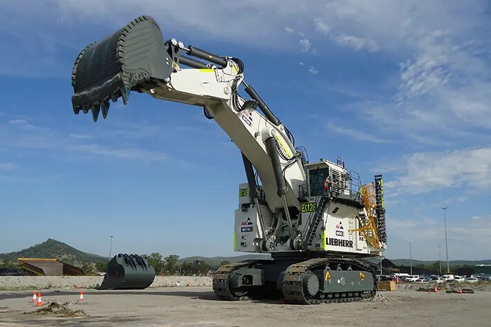 Либхер 5704. Экскаватор liebherr r 9800. liebherr r 9800 excavator. либхер 9800. liebherr 9800 экскаватор.
