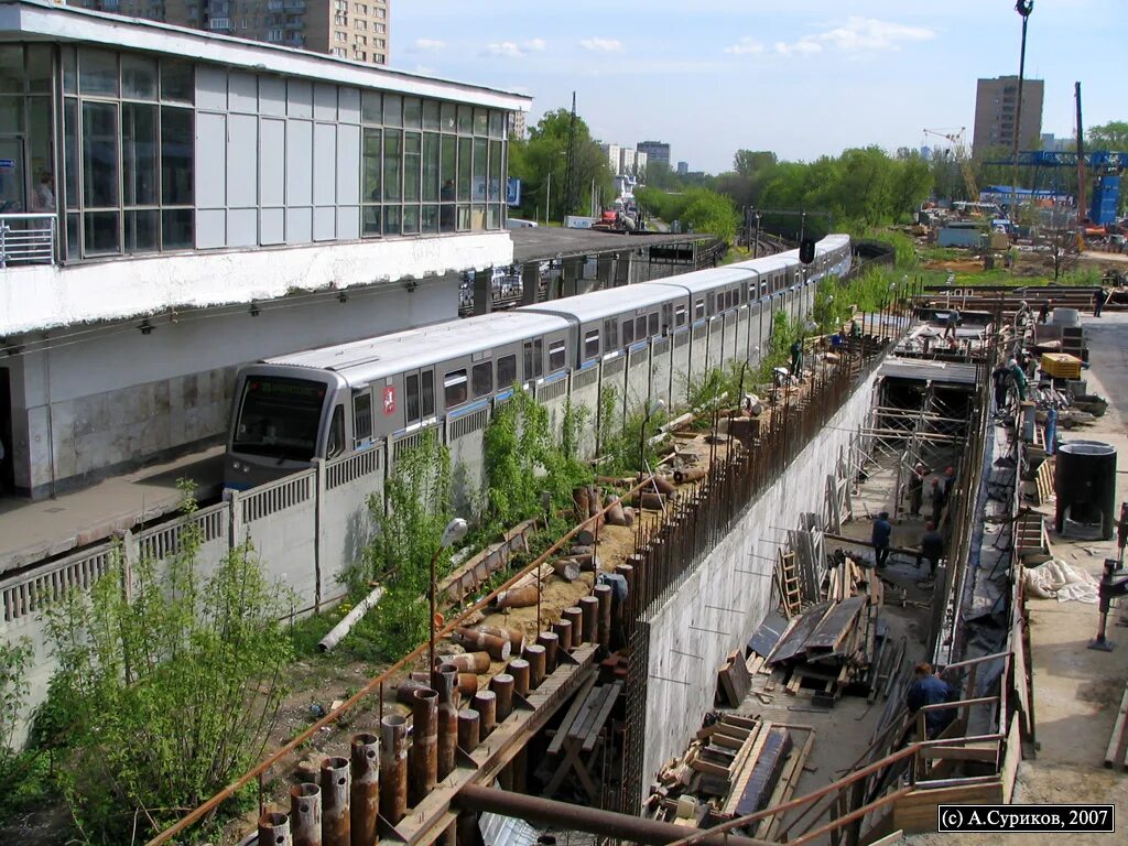 Переход на кунцевской. Метро Кунцевская 2007. Станция Кунцевская. Станция метро Кунцево новая. Стройка у метро Кунцевская.