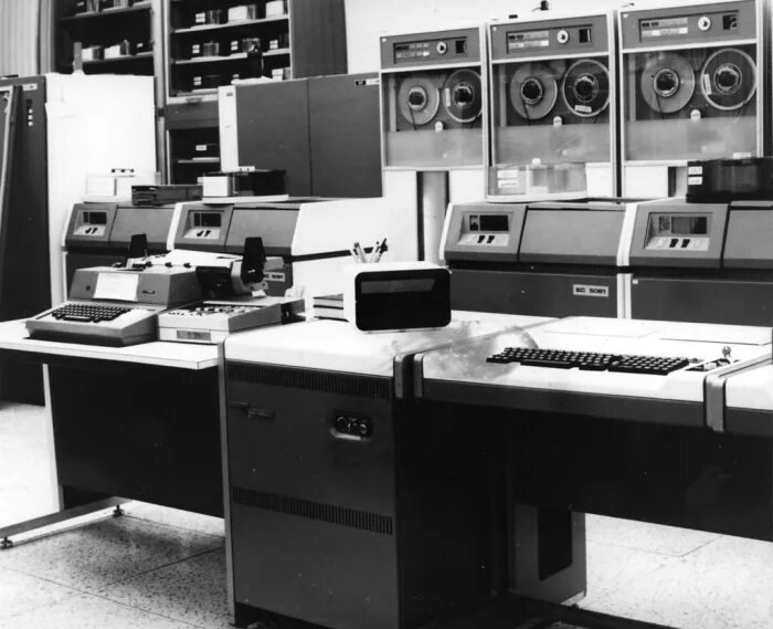 Единая система эвм (ес эвм) ibm-360. Эвм ес 1061. Эс история. Жарованка история создания. Эс история.