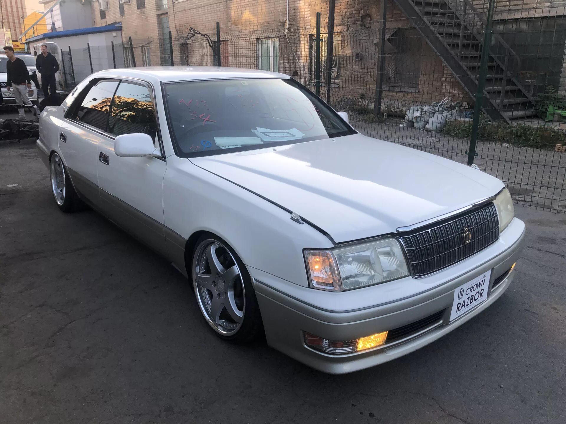 Продажа тойота краун. Toyota Crown 155. Toyota Crown jzs155. Toyota Crown 151. Тойота Краун 151 кузов.