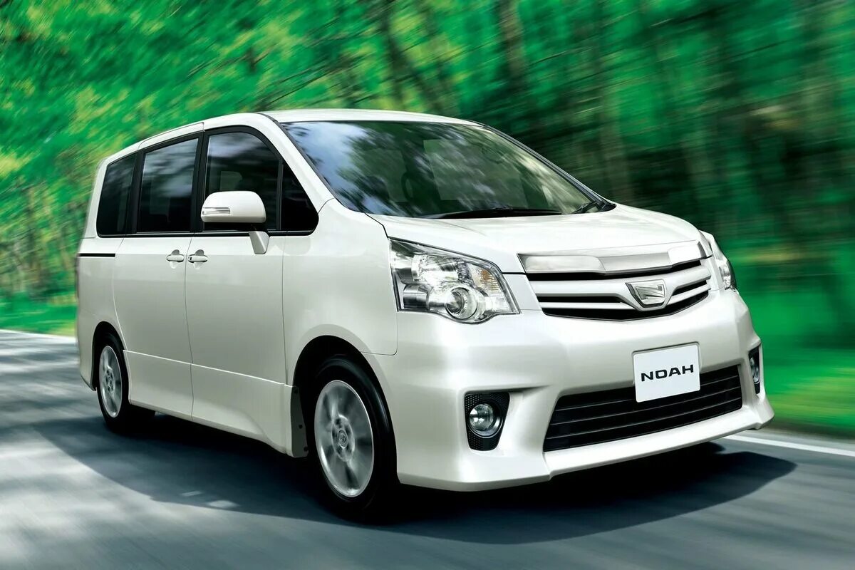 Toyota Noah 2010. Минивэн Тойота Ноах. Toyota Noah 2. Тойота Вокси 2010. Японские автомобили б