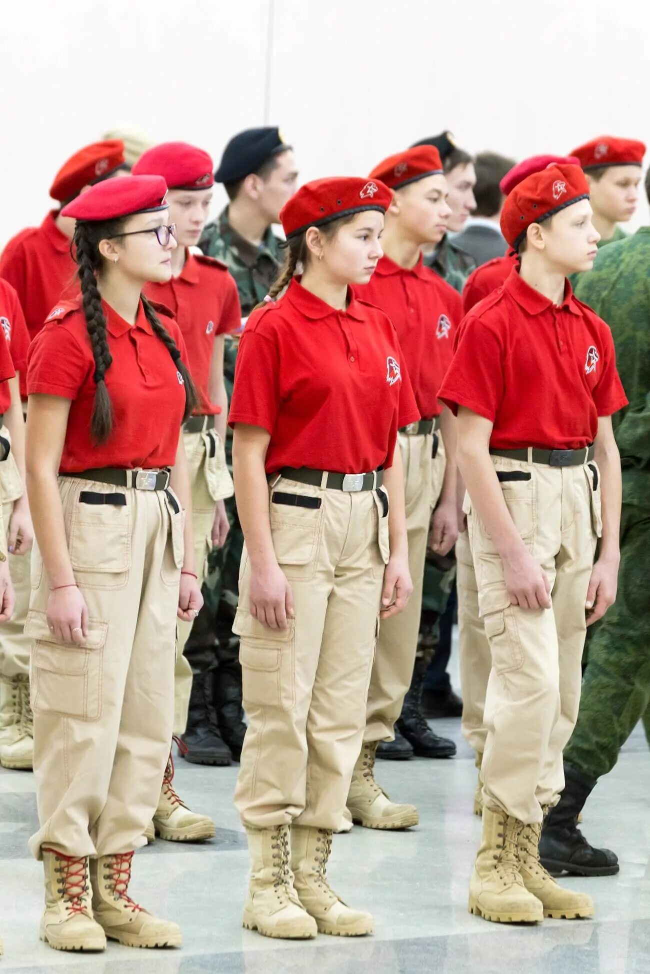 юнармия киров фирма. костюмы юнармейцев. песочная юнармейская форма. юнармия мытищи. анастасия александровна юнармия.