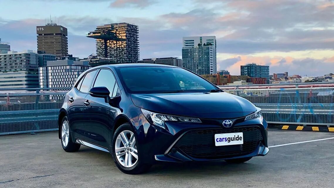 Toyota Corolla 2019 Hybrid. Тойота Королла гибрид 2019. Тойота Королла хэтчбек 2019. Toyota Corolla Hatchback 2019 Sport. Corolla гибрид