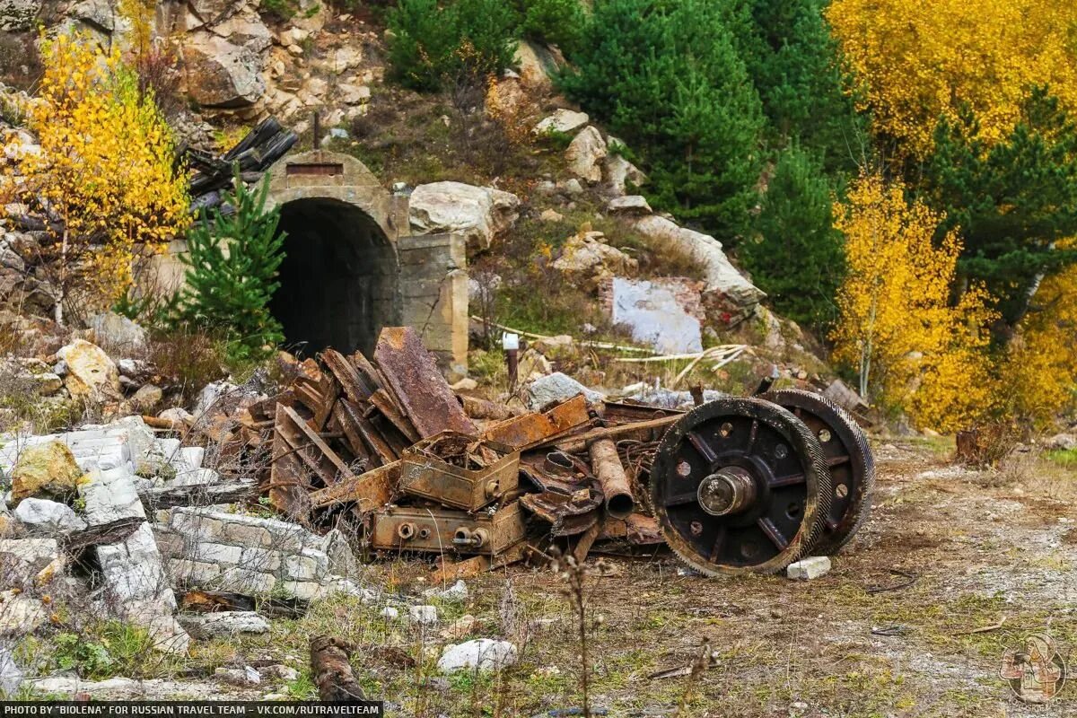Рудник таежный приморский край. Поселок садон северная осетия. Рудник веселый чойский район. Горный рудник акташ. Рудник веселая сейка горный алтай.