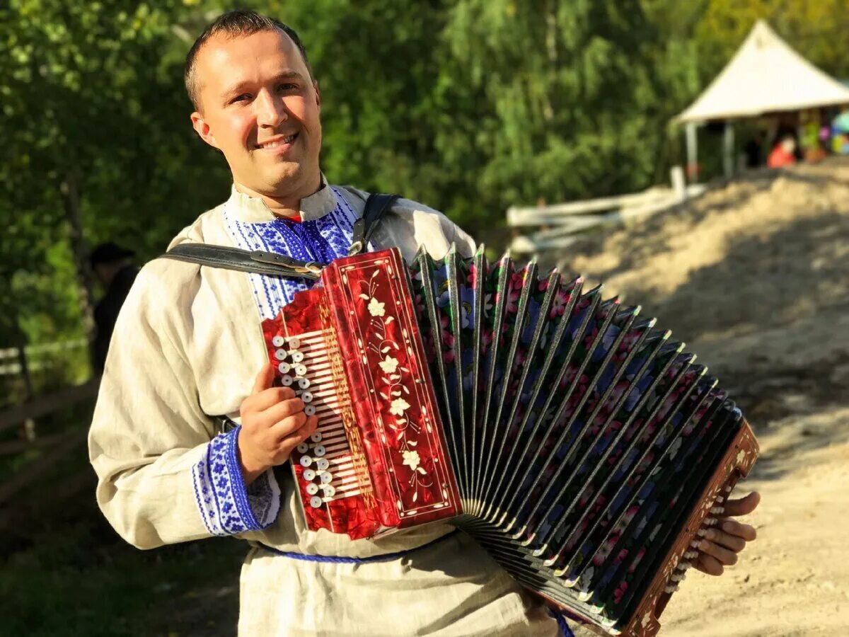 Гармонист «русские частушки» Коростень. Марийские гармонисты