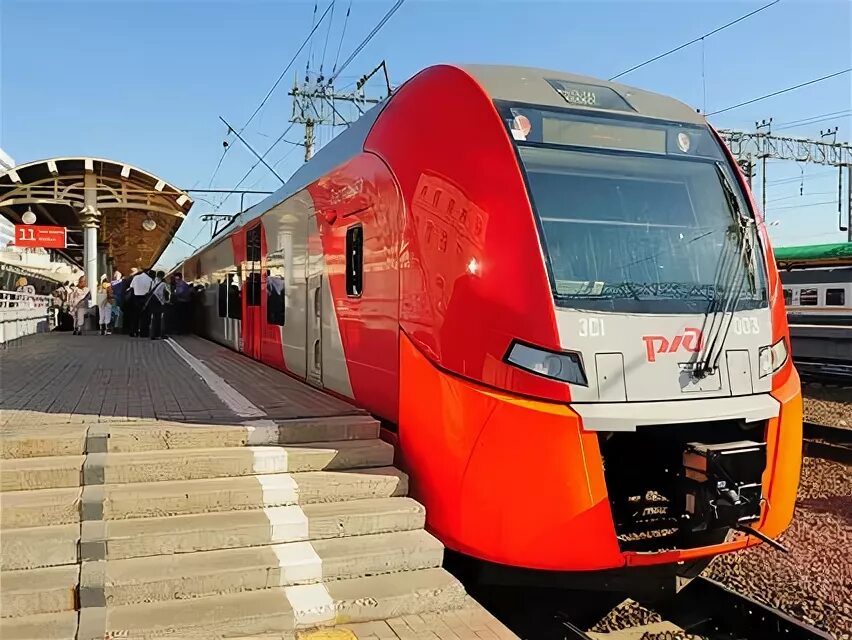 Москва курск какой вокзал. Поезд ласточка орел. ласточка поезд курский вокзал. курский вокзал москва ласточка. курский вокзал ласточка москва курск.