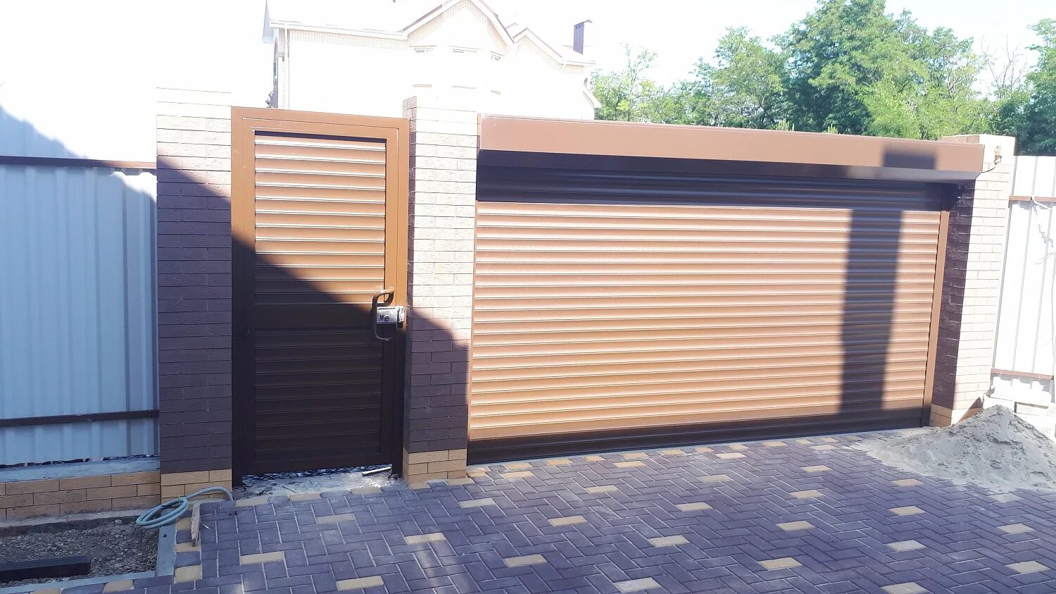 рольворота дорхан. рольворота в ростове на дону. роллетные ворота алютех. рулонные ворота на участок. ростов на дону роллворота.