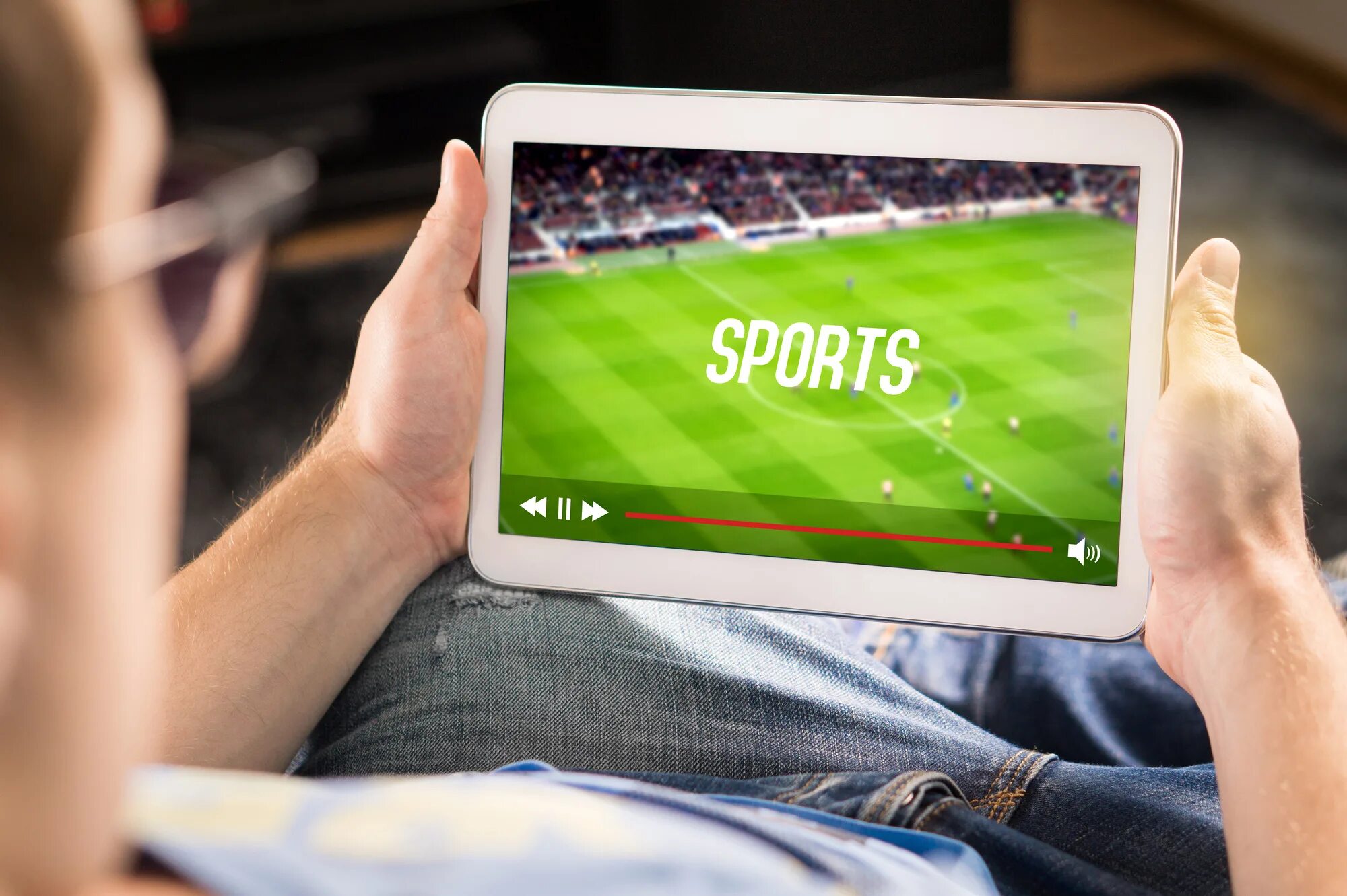 Sports stream. Планшет спортивный. Планшет для футбола. Стрим с планшета. Цифровой спорт на планшете.