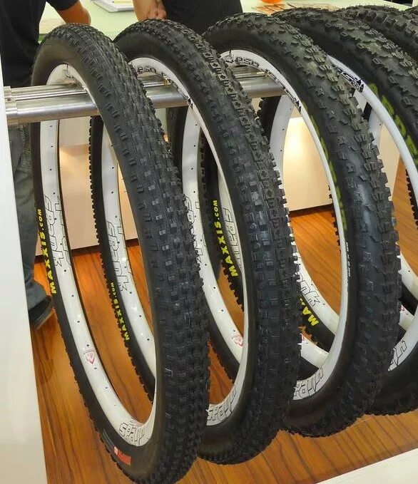Литые колеса на велосипед 26. Производство велосипед колесо. Колеса campagnolo. Производство велосипед колесо. Производство велосипед колесо.