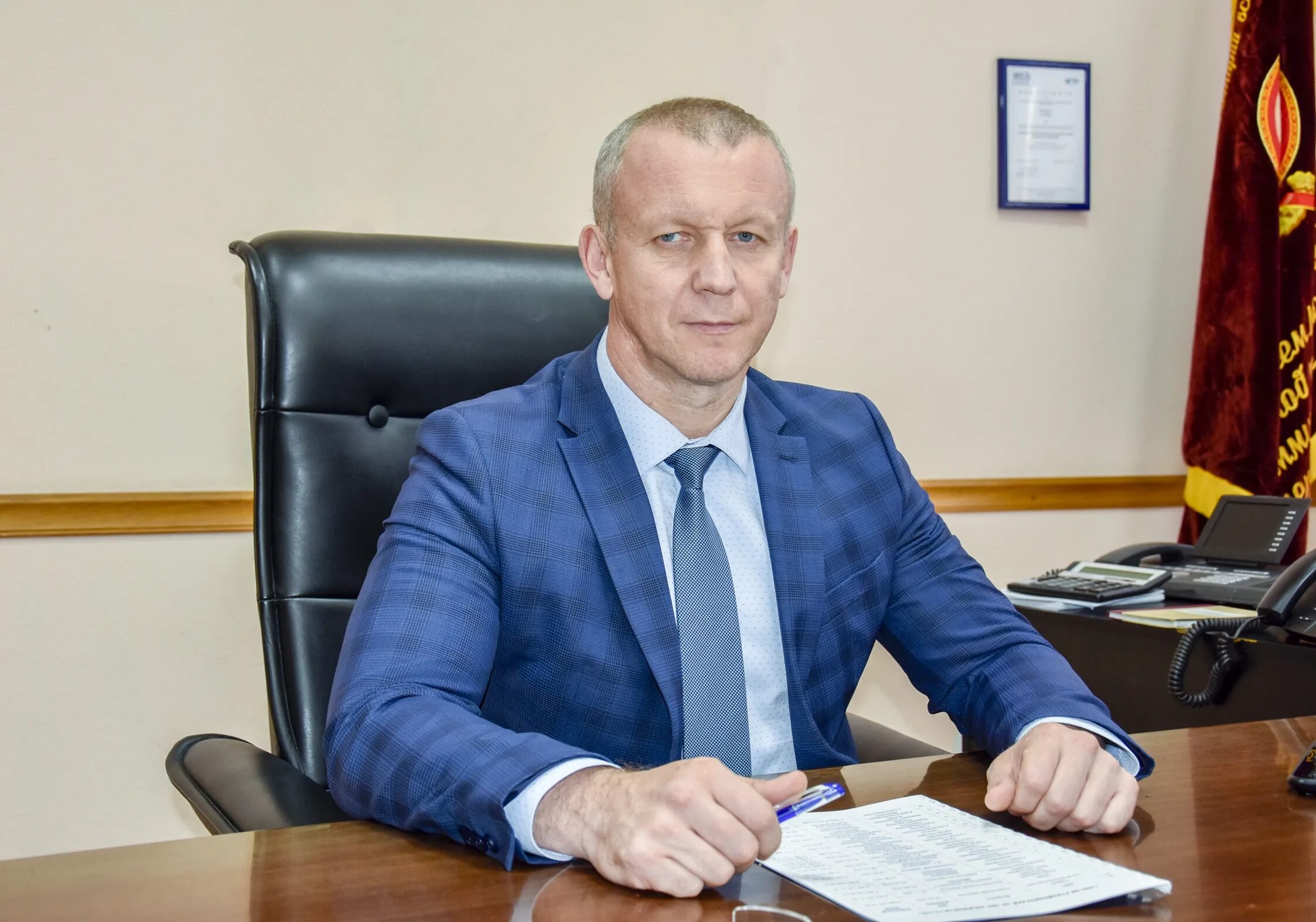 Он был директором завода