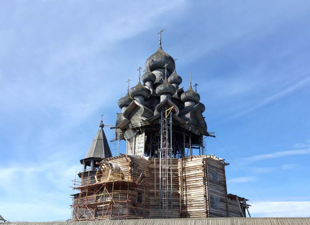 Преображения в лесном. Кижский погост преображенская церковь. погост кижи преображенская церковь. кижский (спасо-преображенский) погост. памятники кижи церковь преображения господня.