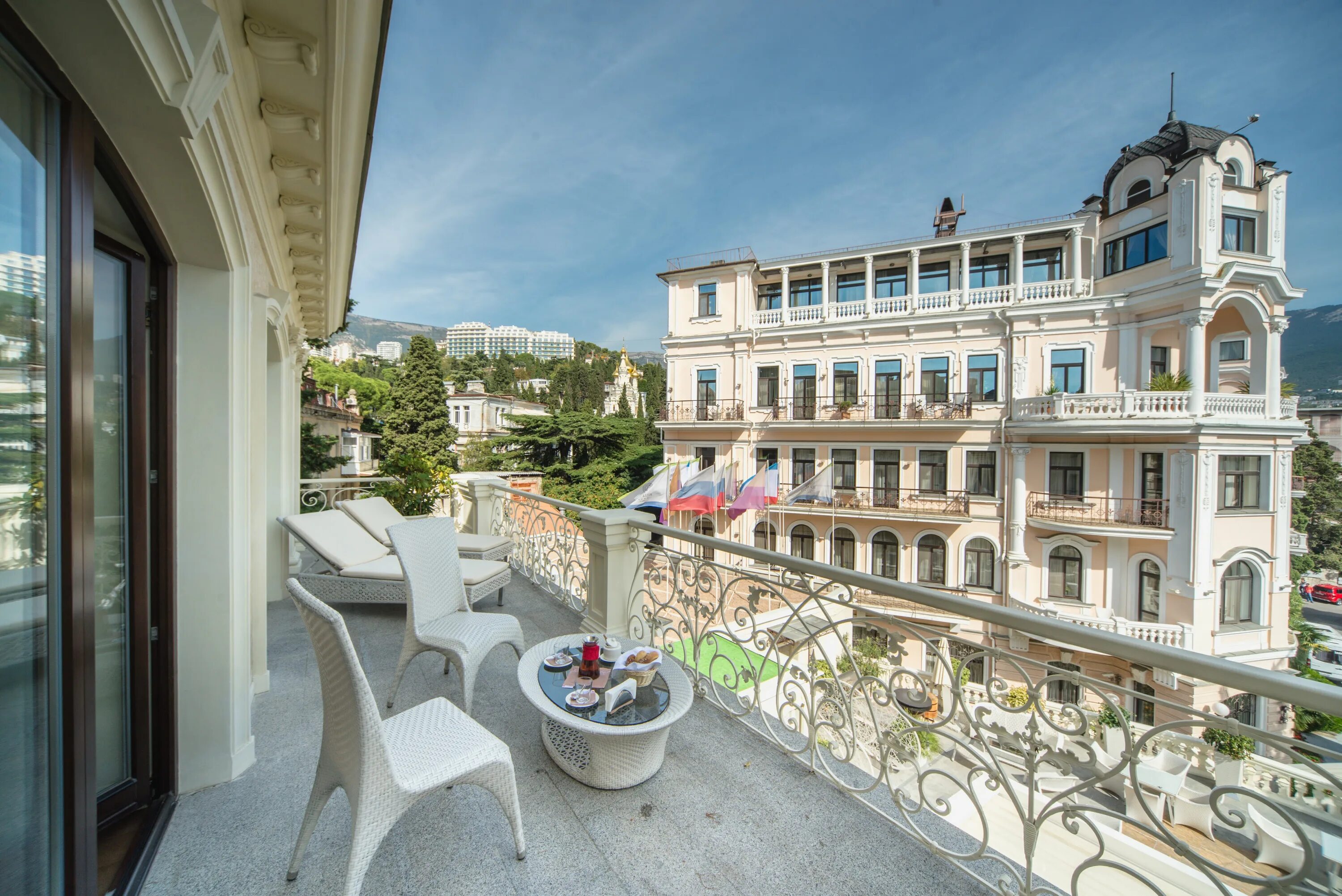Крым санаторно курортный комплекс мрия. Новые отели ялты. Отель mriya resort spa 5. Отель ялта-интурист крым. Новые отели ялты.
