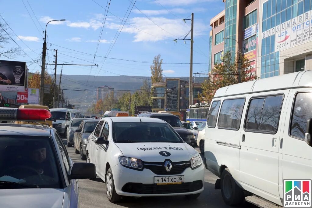 Такси город махачкала. Такси Махачкала. Таксопарк Махачкала. Такси Дагестан. Таксисты в Дагестане.