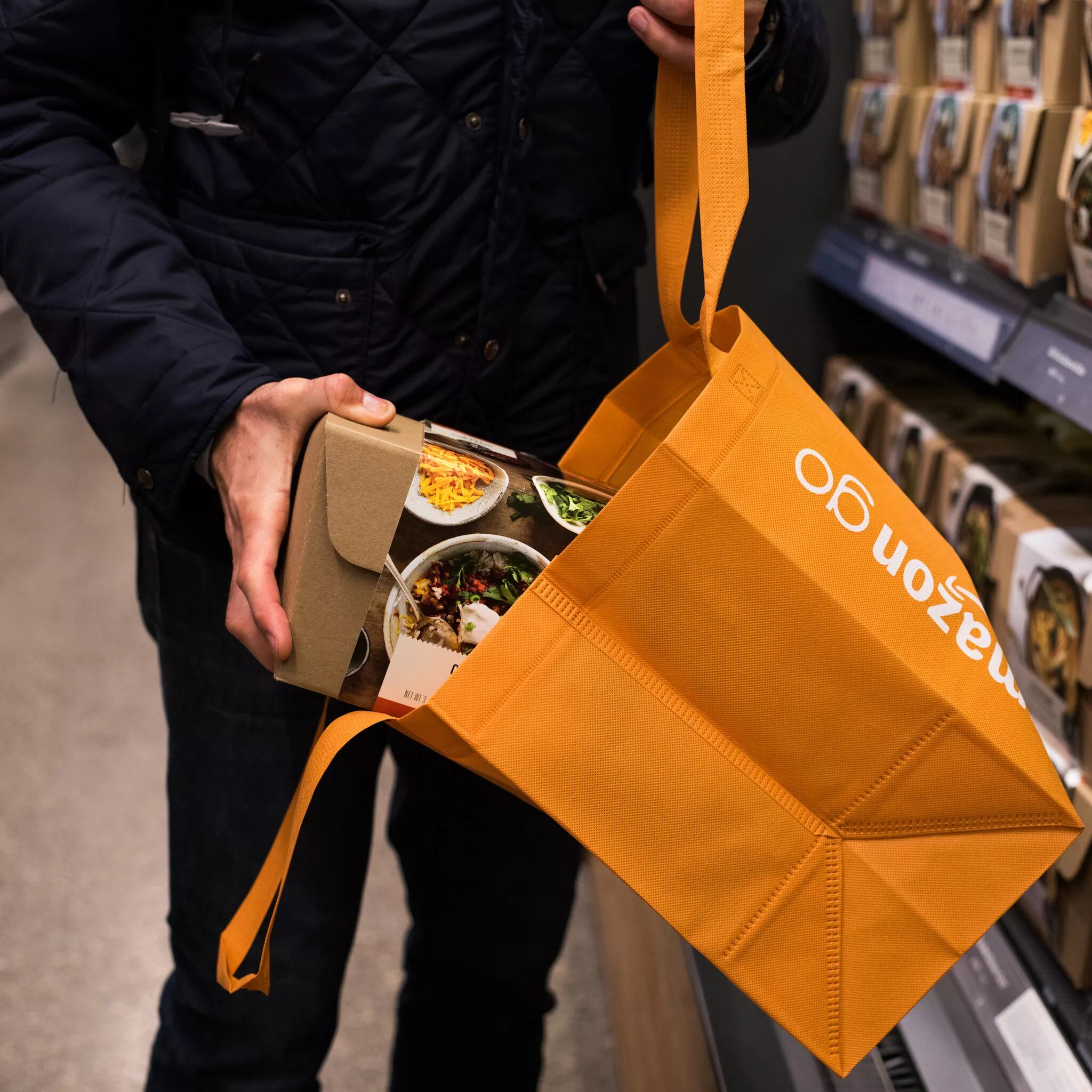 Amazon go. Амазон магазин без продавцов. Автоматизированный магазин Амазон. Вещи с Амазон. Вещи для перепродажи