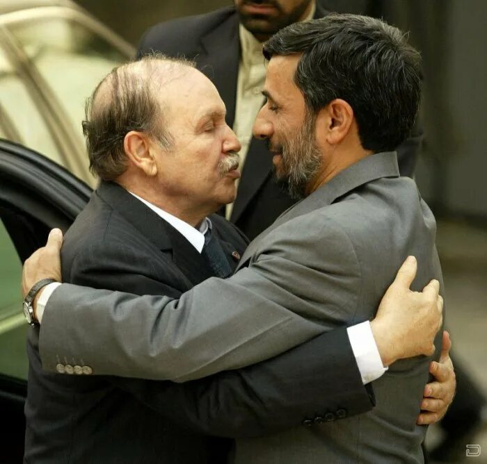 Армения франция рукопожатия. Рамзан кадыров с президентом азербайджана. Как здороваются армяне. Как здороваются армяне. Рука политика.