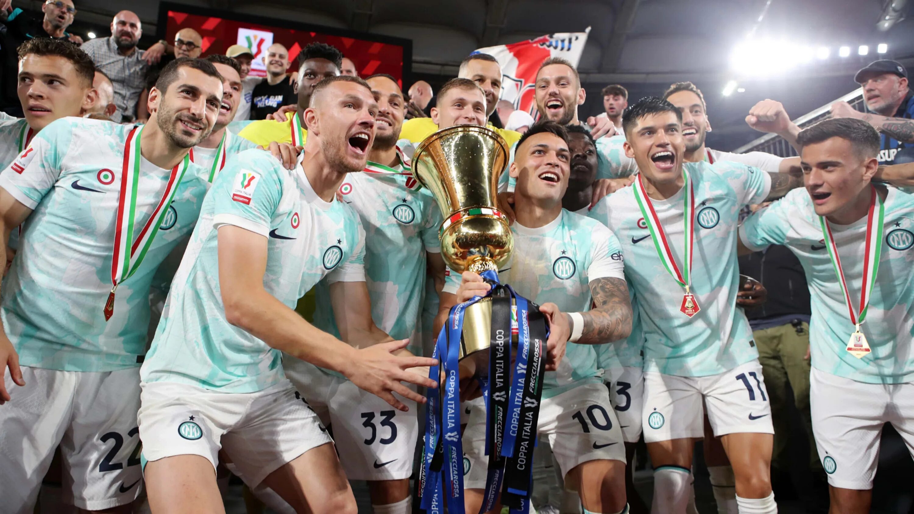 Футбол италия 2023 года. Кубок Италии 2022. Лаутаро Мартинес Интер 2023. Кубок Италии 2023.
