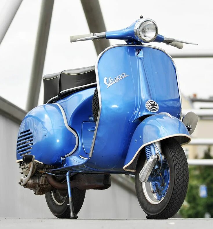 Мотороллер картинки. Веспа мотороллер. мотороллер италия vespa. итальянский мотоцикл веспа. мотороллер старый веспа.