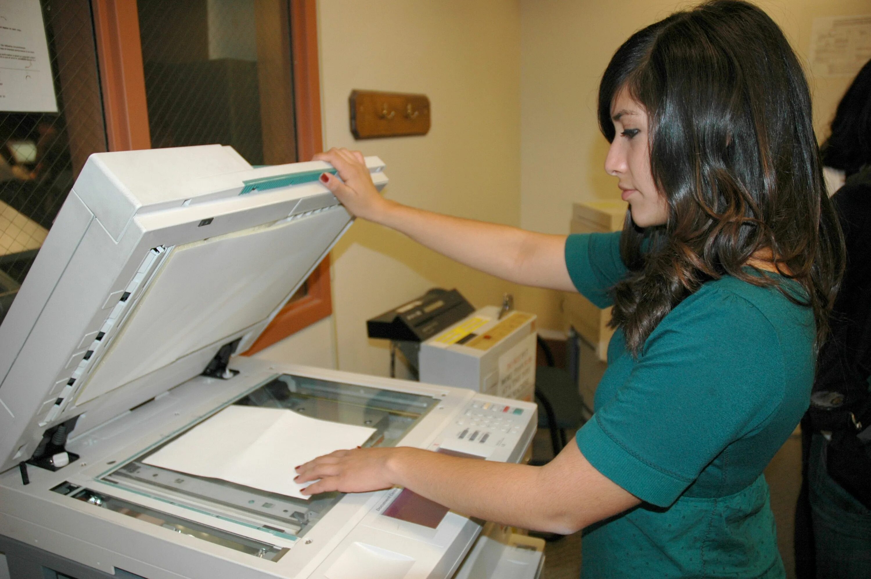 Ксерокопия распечатка сканирование. Копирование и печать. Копирование и печать документов. Печать ксерокопирование.