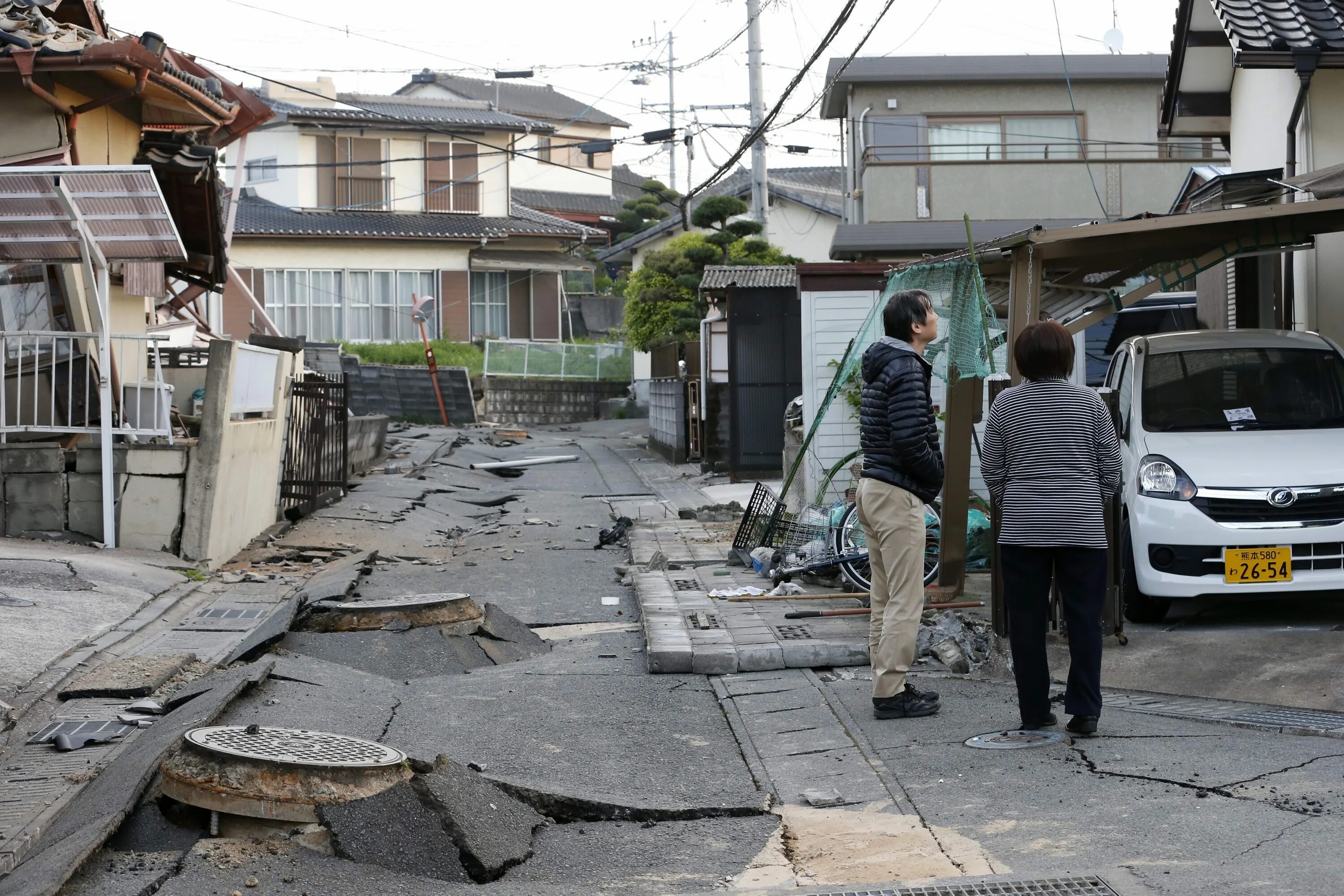 Небольшие землетрясения. Землетрясение Кюсю. Землетрясения в префектуре Кумамото. Слабое землетрясение.