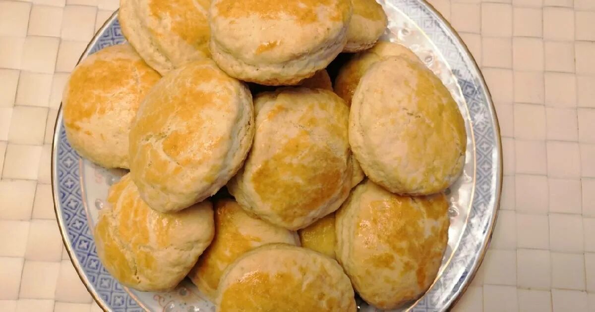 коржик на кефире рецепт с фото. коржик булочка. коржик на кефире рецепт с фото. коржики на кефире в духовке. сливочный коржик.