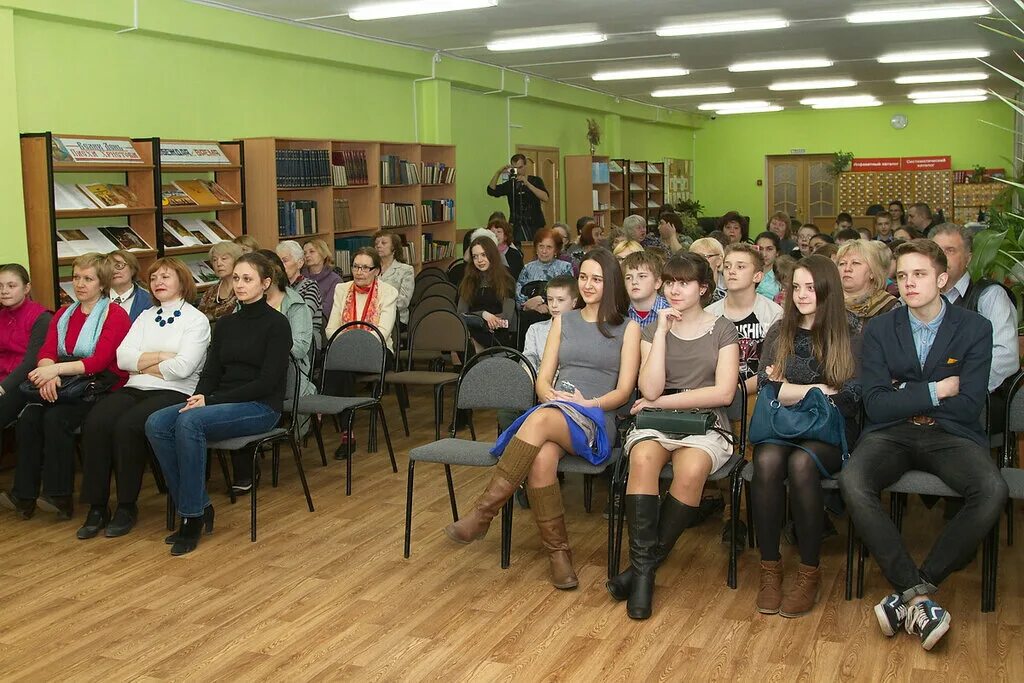 Сайт библиотеки смоленск. Библиотека Клестова-Ангарского Смоленск. Смоленск Центральная библиотека Клестова Ангарского здание. Смоленские библиотеки. Библиотека Ангарск.