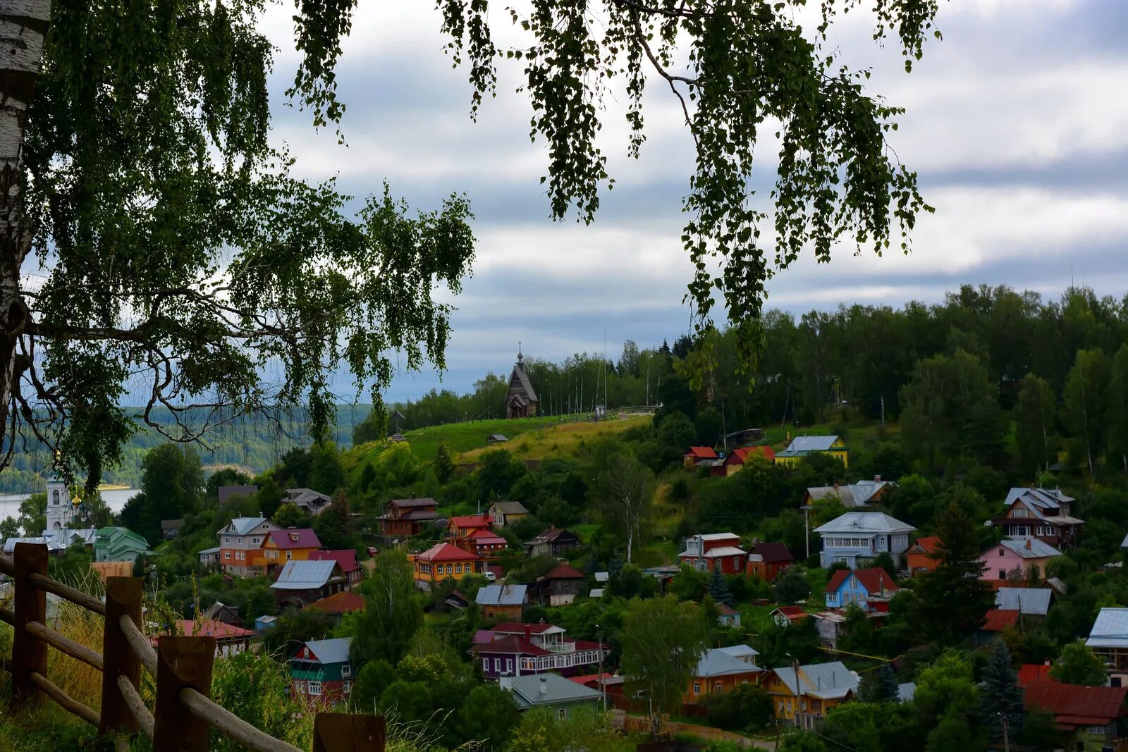 Соборная гора плёс Ивановская область. Плес на Волге Ивановская область. Река Волга Плес. Плес Жемчужина Волги.