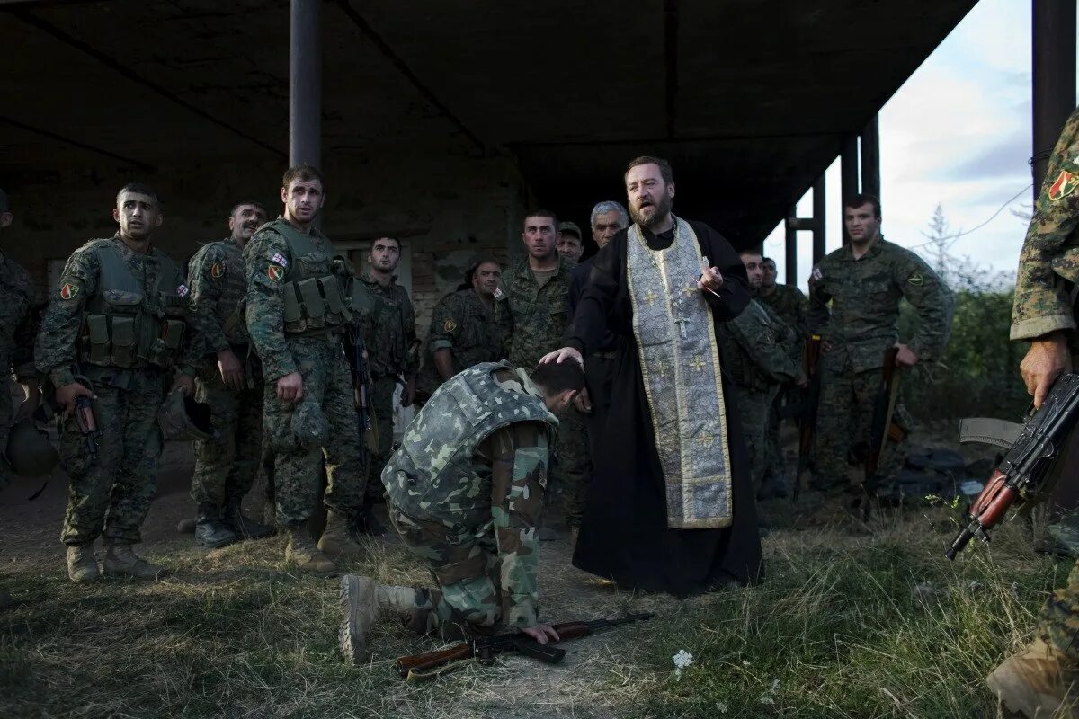 Православный солдат. Военные священники на Донбассе. Современные православные войны. Военный капеллан православный. Благослови на войну