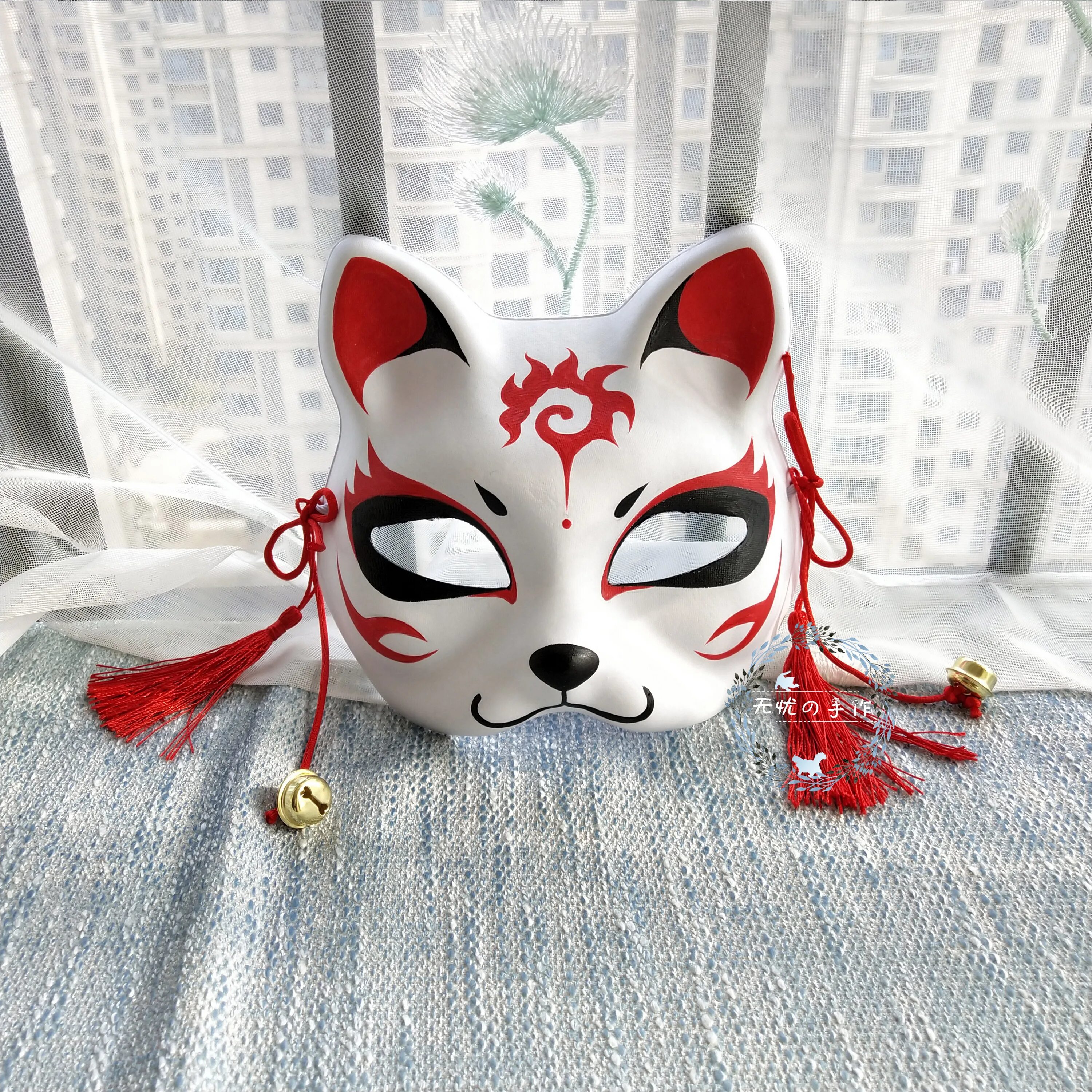 Японская маска кошки. Японская маска Кицунэ. Японская маска лисы Кицунэ. Японская лиса Кицунэ маска. Маска лисы Кицунэ.